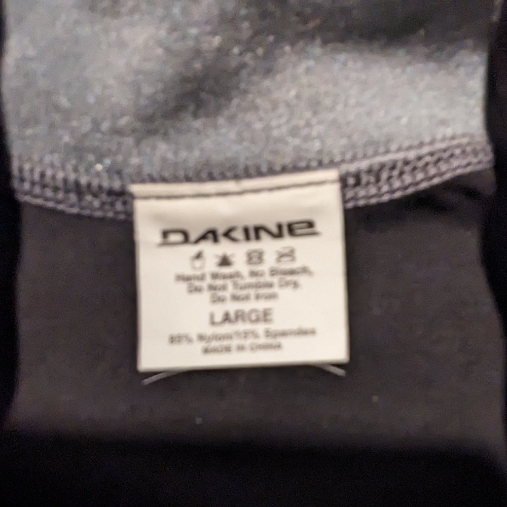 Dakine Black and Gray Long-Sleeve Performance Rash Guard - Picture 2 of 5